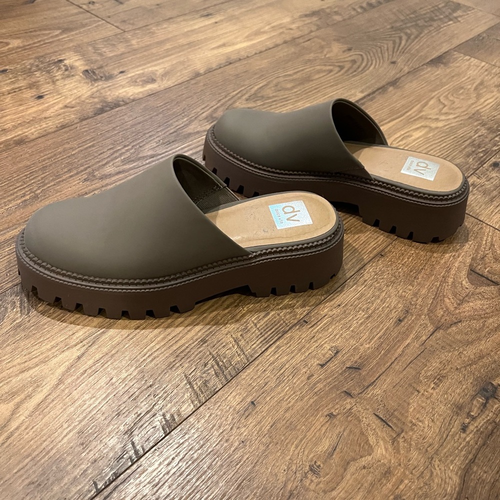 Dolce Vita Lexy Mule Clogs NWOT
